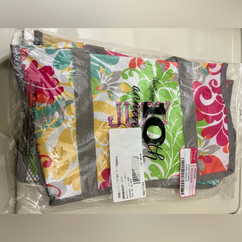 Thirty One Keep-It-Caddy 663A Island Damask #3894 Engraved “JUDY” NIP - Picture 2 of 13